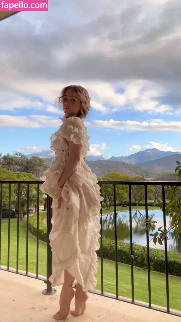 Haley Lu Richardson Onlyfans Photo Gallery 