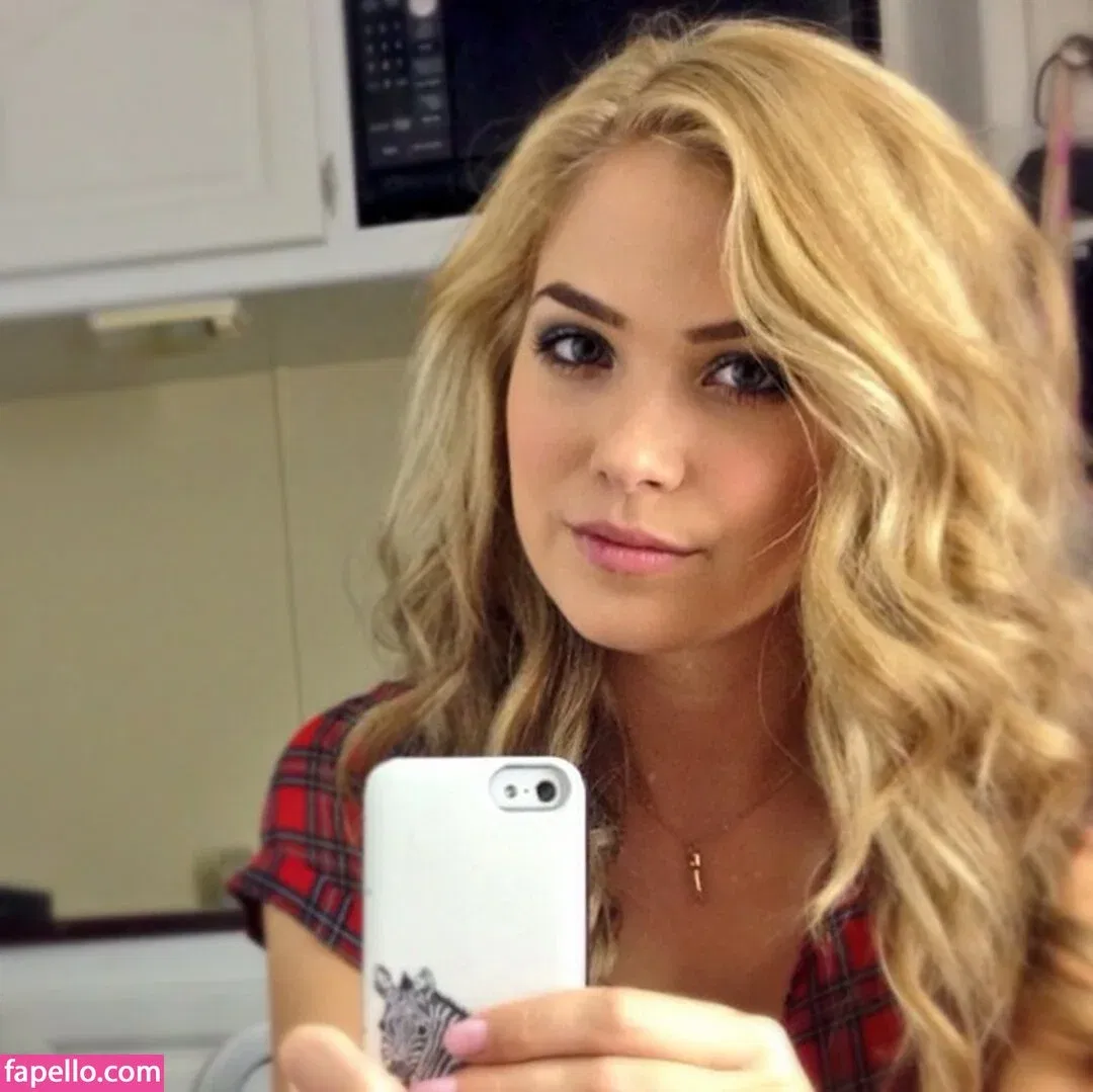 Haley Lu Richardson Onlyfans Photo Gallery 