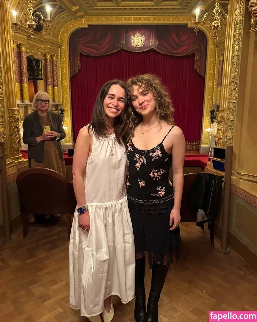 Haley Lu Richardson Onlyfans Photo Gallery 