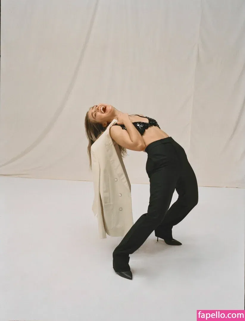 Haley Lu Richardson Onlyfans Photo Gallery 