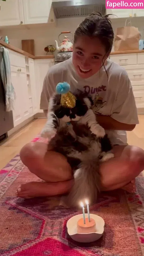 Haley Lu Richardson Onlyfans Photo Gallery 