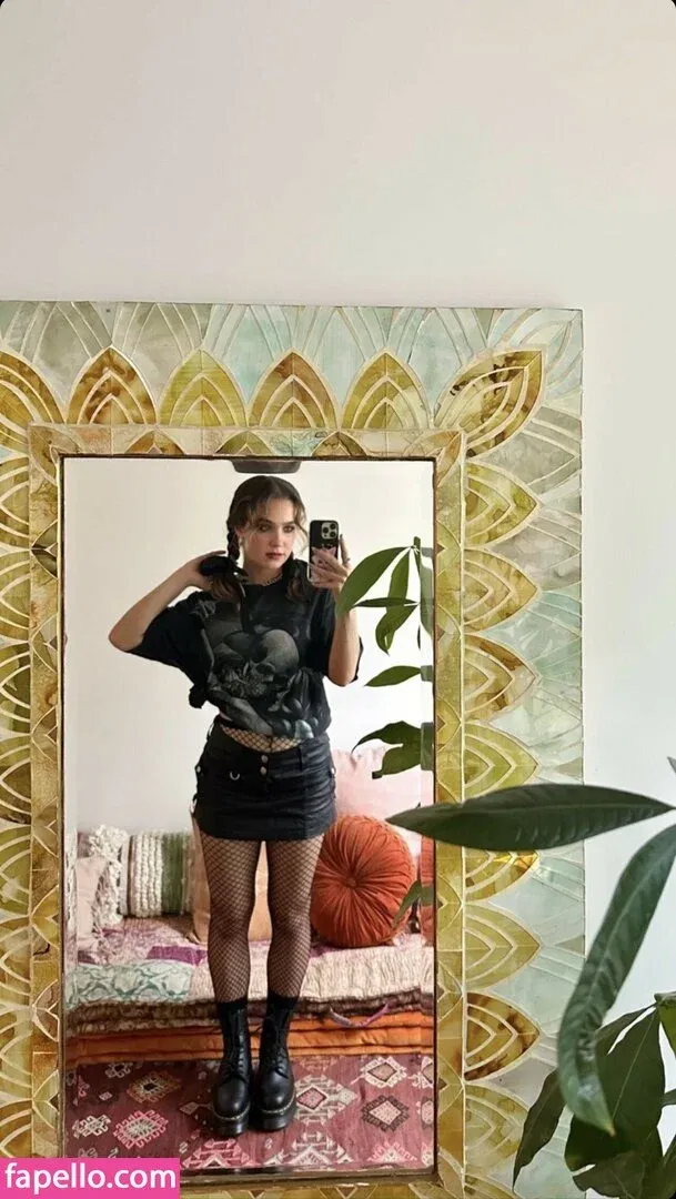 Haley Lu Richardson Onlyfans Photo Gallery 