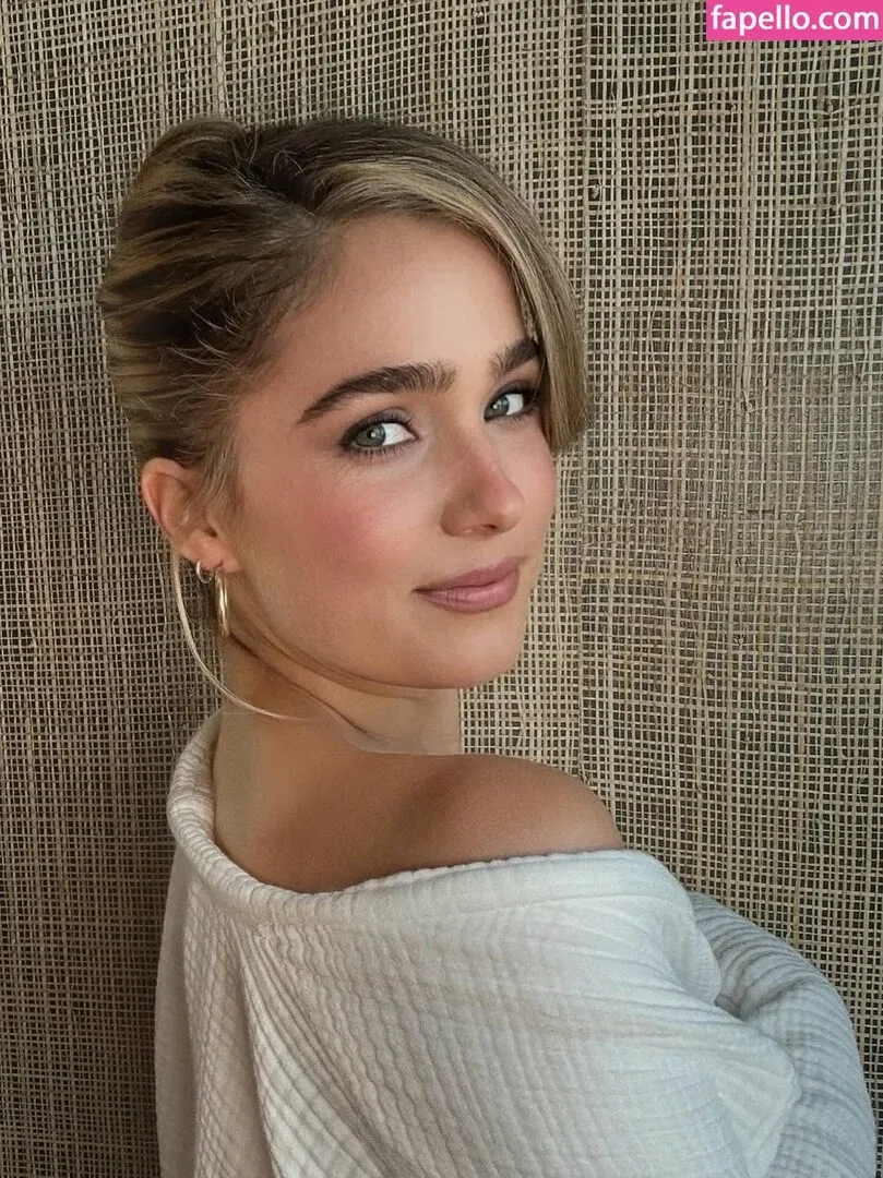 Haley Lu Richardson Onlyfans Photo Gallery 