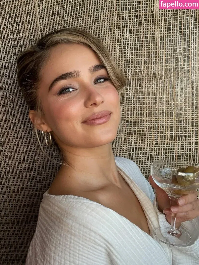 Haley Lu Richardson Onlyfans Photo Gallery 