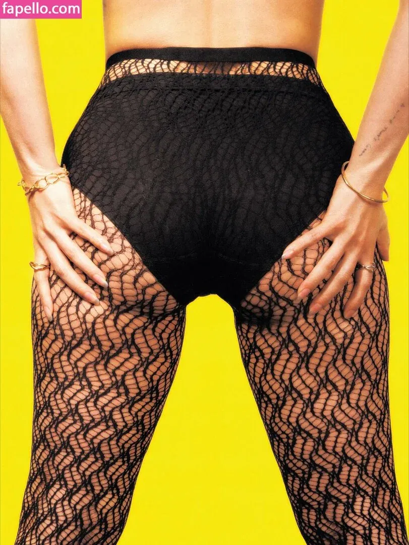 Haley Lu Richardson Onlyfans Photo Gallery 