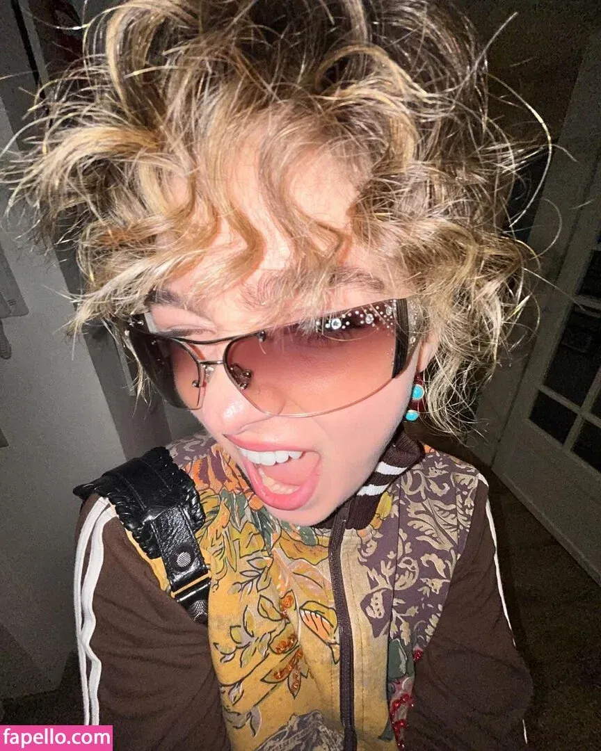 Haley Lu Richardson Onlyfans Photo Gallery 