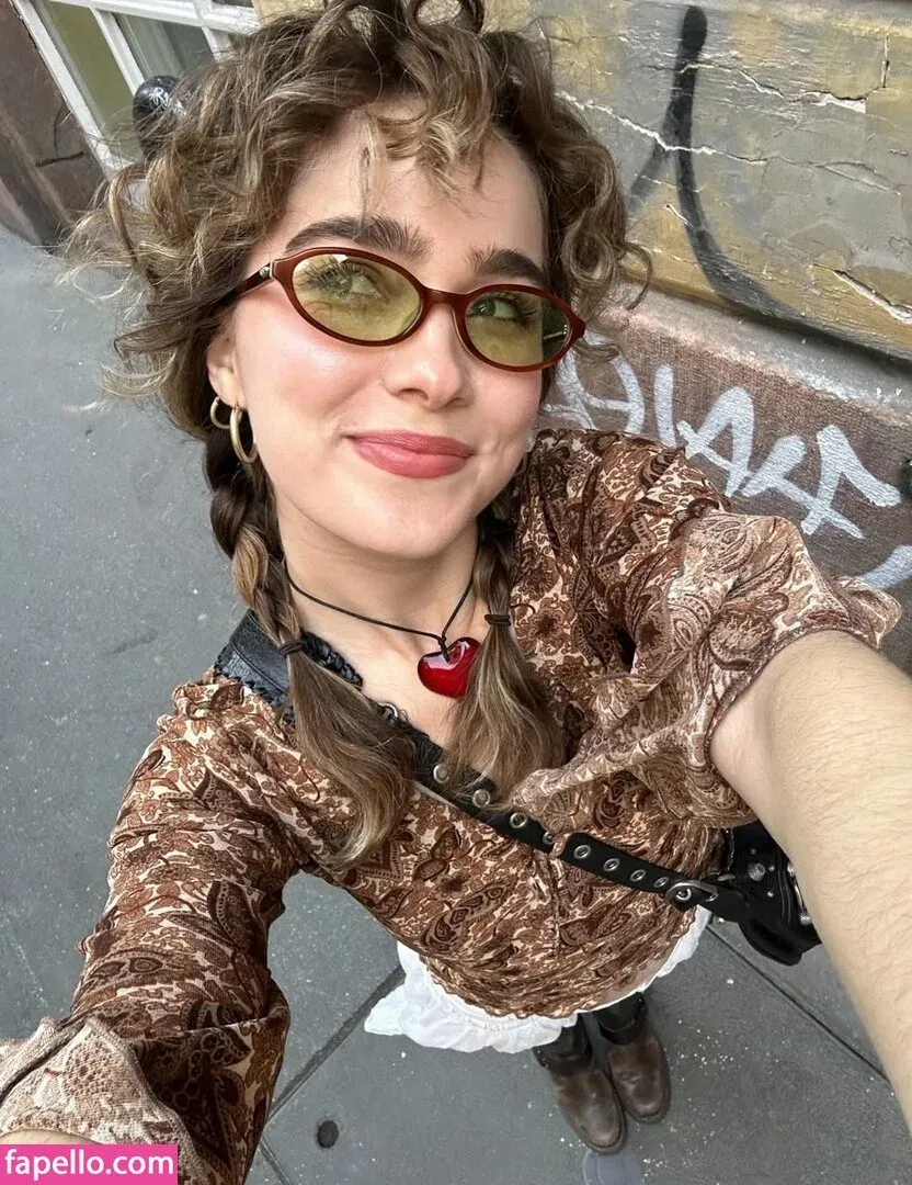 Haley Lu Richardson Onlyfans Photo Gallery 