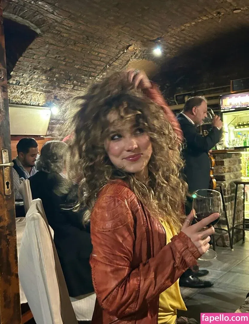 Haley Lu Richardson Onlyfans Photo Gallery 