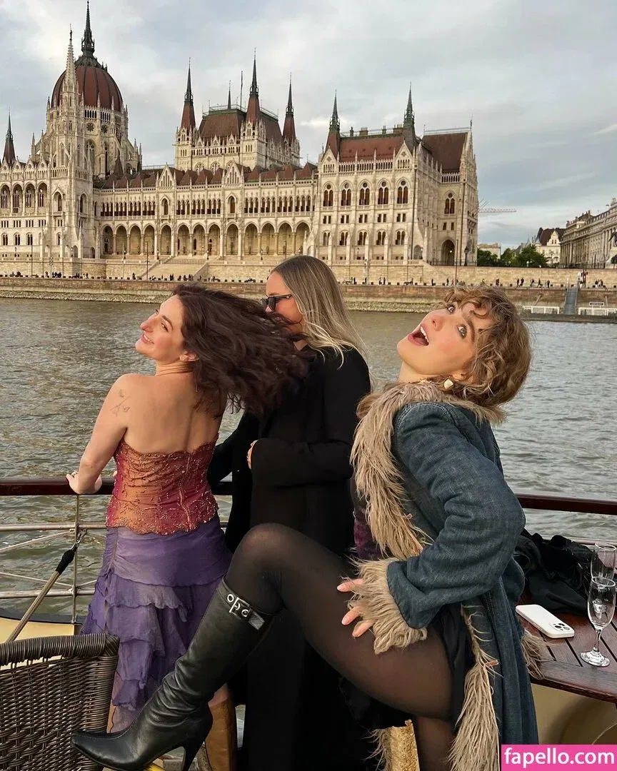 Haley Lu Richardson Onlyfans Photo Gallery 