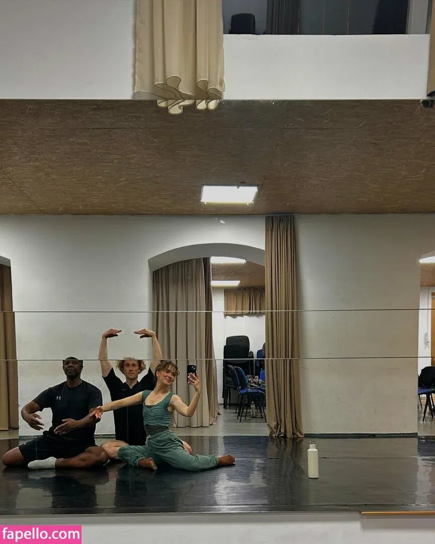 Haley Lu Richardson Onlyfans Photo Gallery 