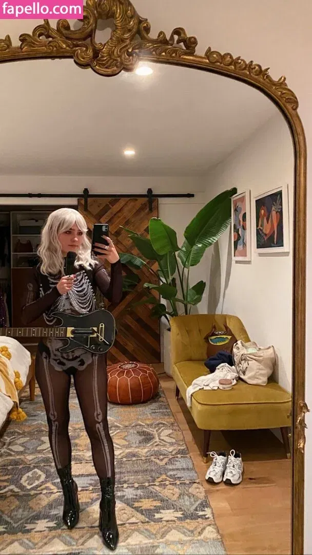 Haley Lu Richardson Onlyfans Photo Gallery 