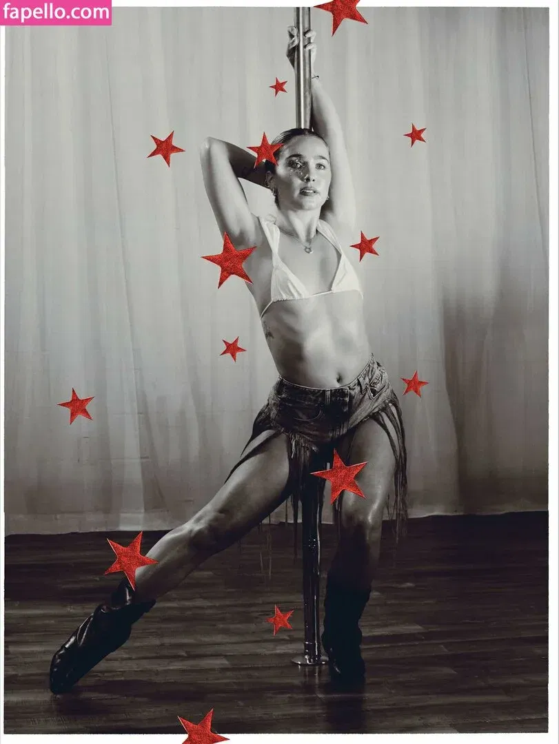 Haley Lu Richardson Onlyfans Photo Gallery 