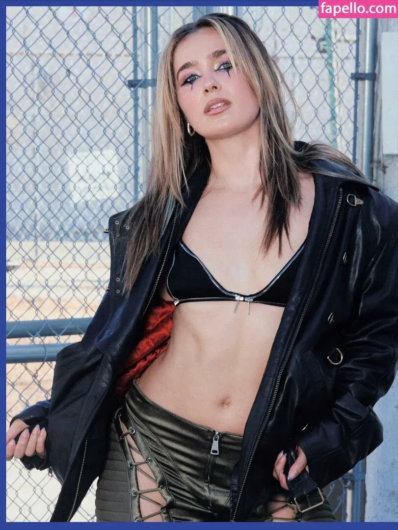 Haley Lu Richardson Onlyfans Photo Gallery 