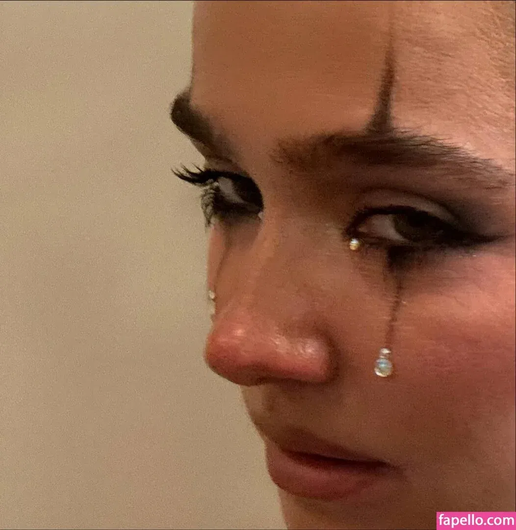 Haley Lu Richardson Onlyfans Photo Gallery 