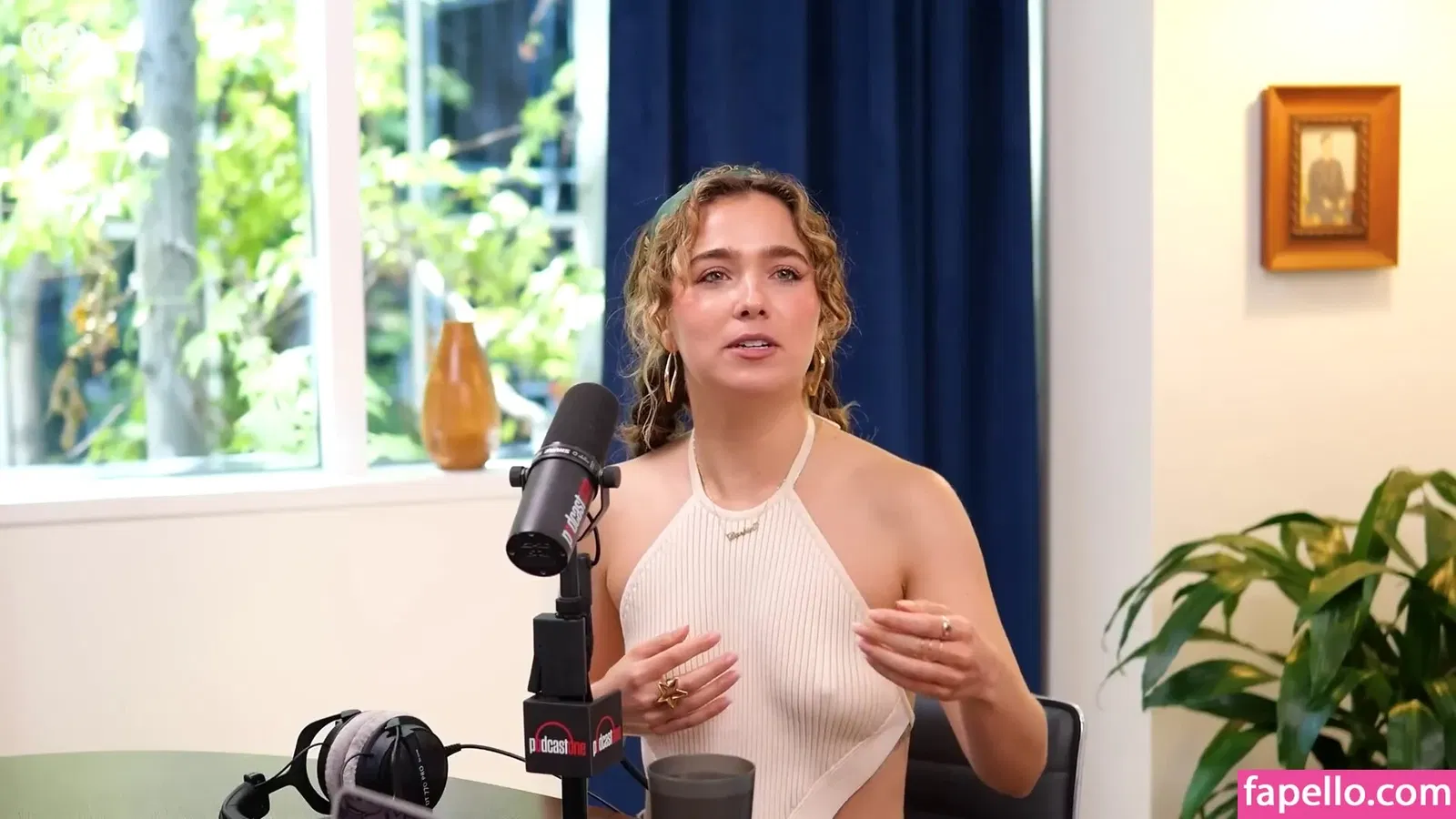 Haley Lu Richardson Onlyfans Photo Gallery 