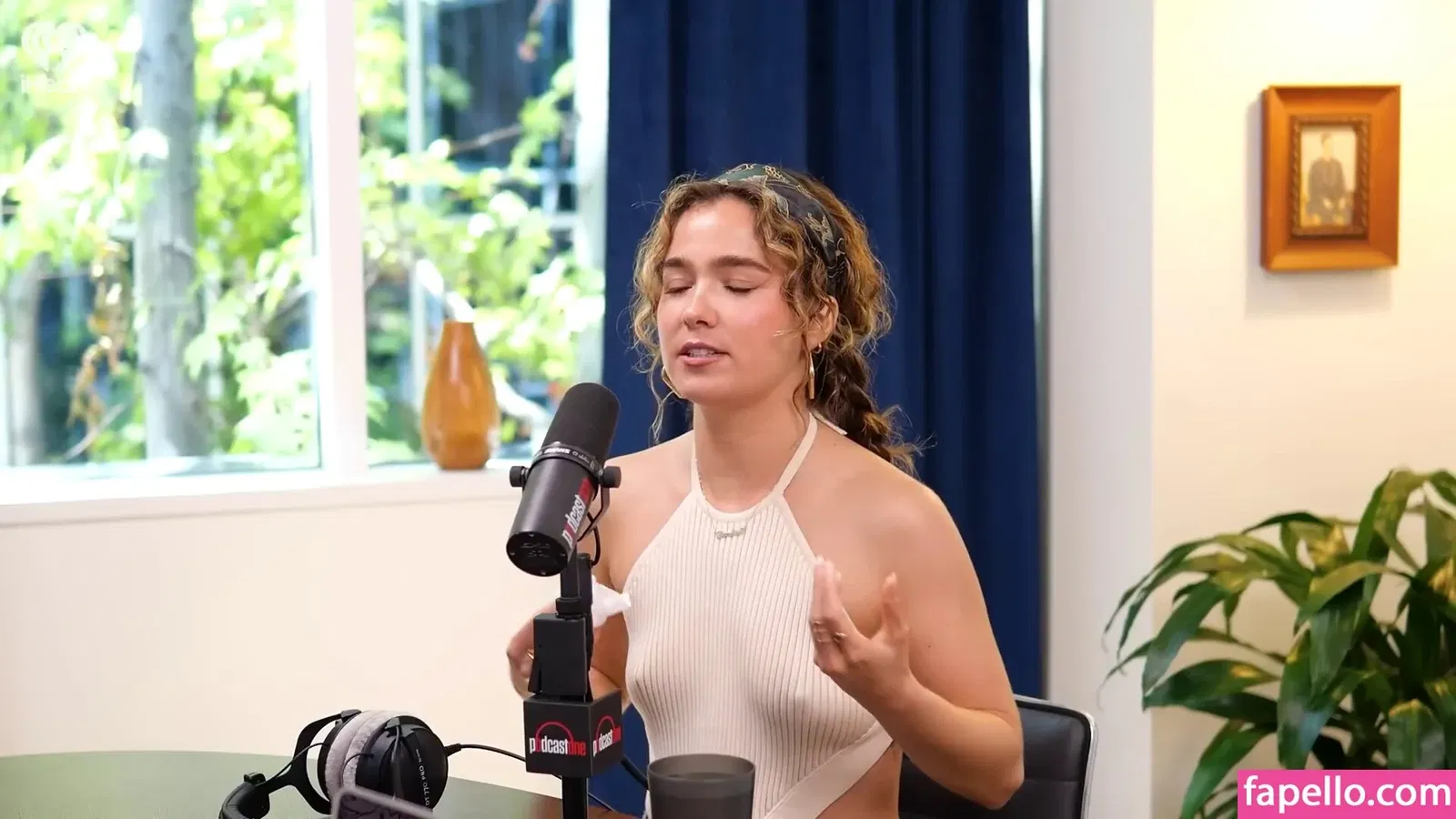 Haley Lu Richardson Onlyfans Photo Gallery 