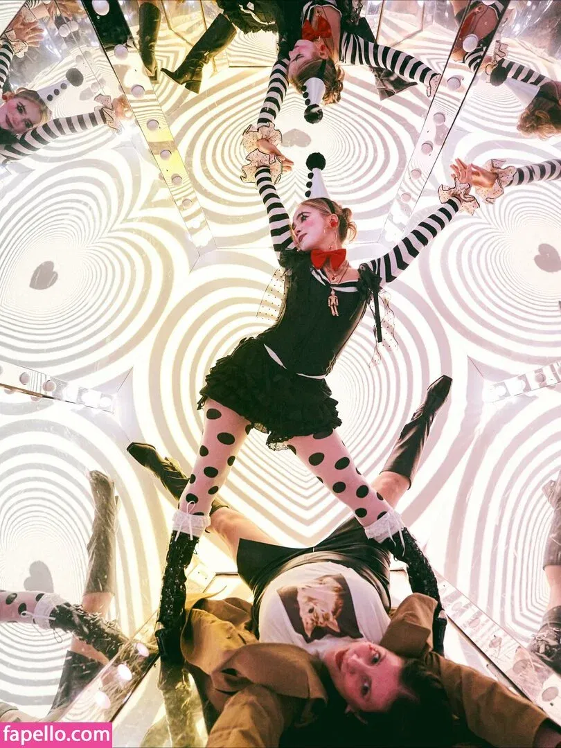 Haley Lu Richardson Onlyfans Photo Gallery 