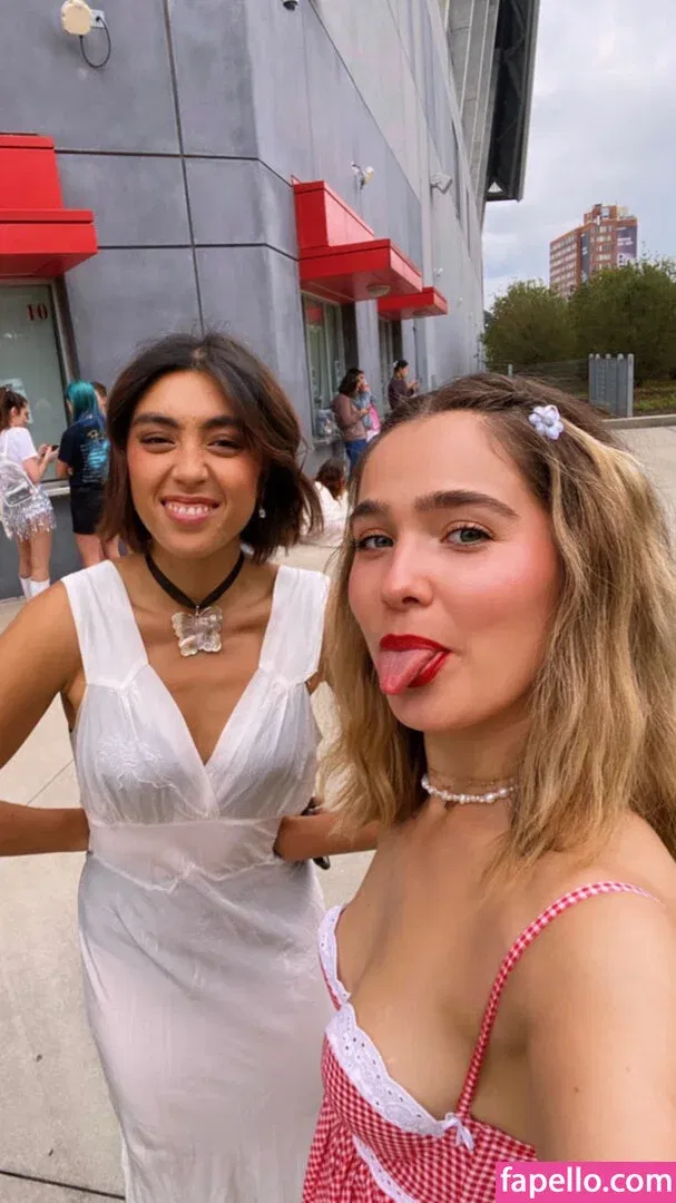 Haley Lu Richardson Onlyfans Photo Gallery 