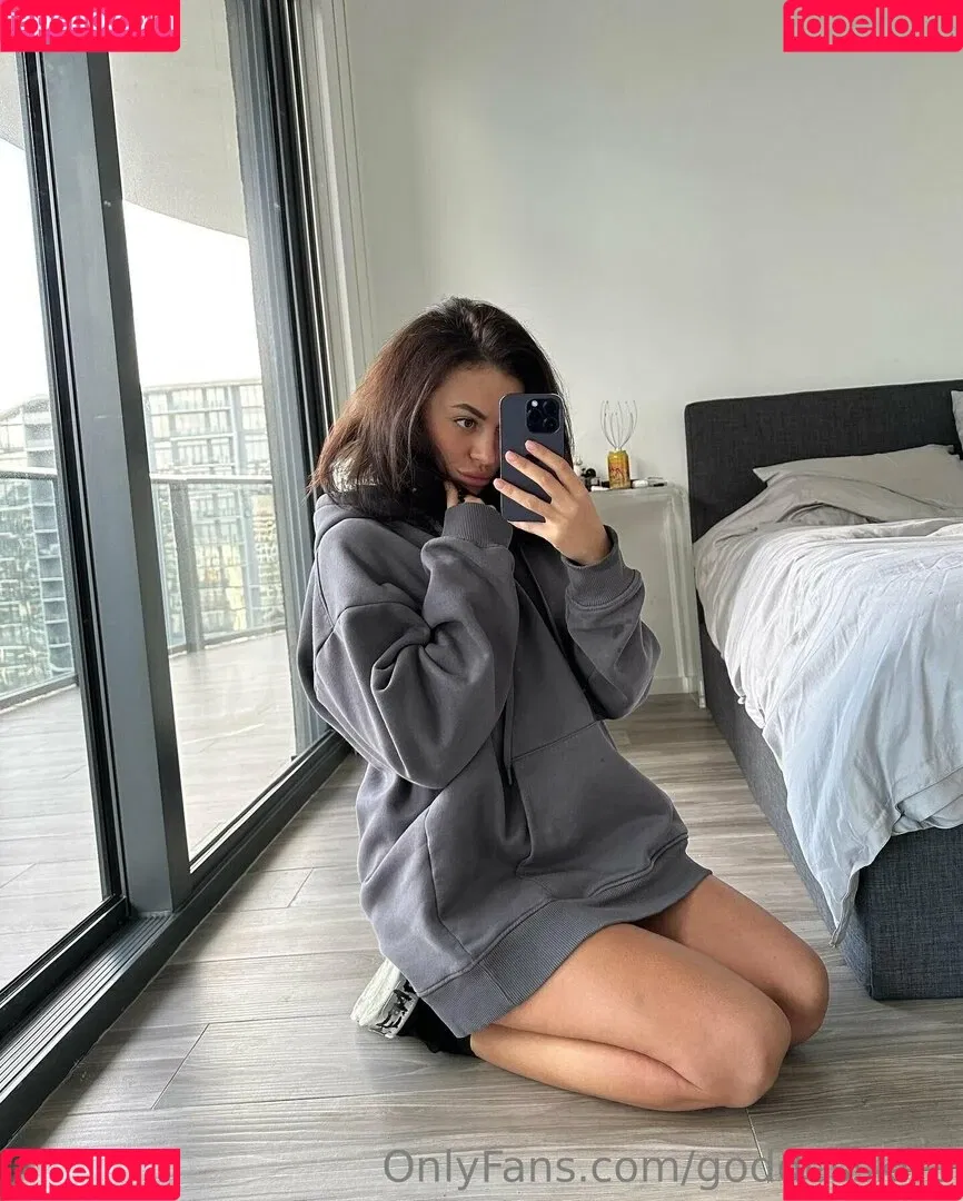 goddesskira Onlyfans Photo Gallery 