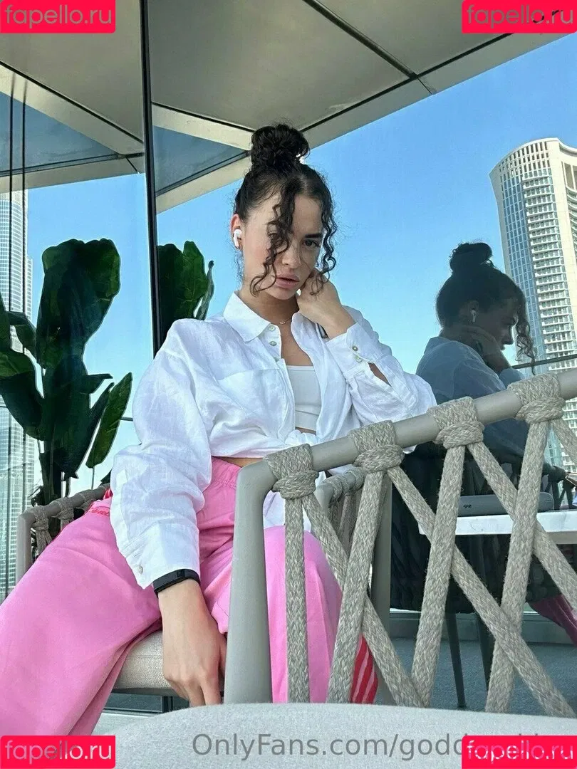 goddesskira Onlyfans Photo Gallery 