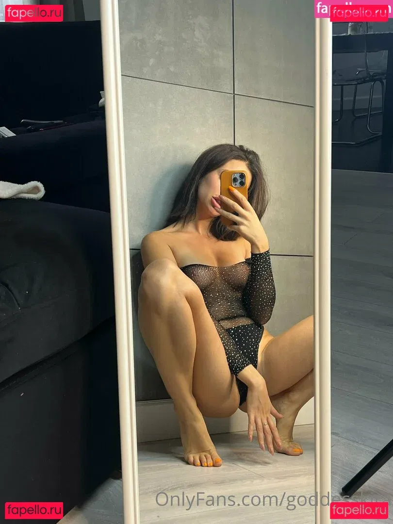 goddesskira Onlyfans Photo Gallery 