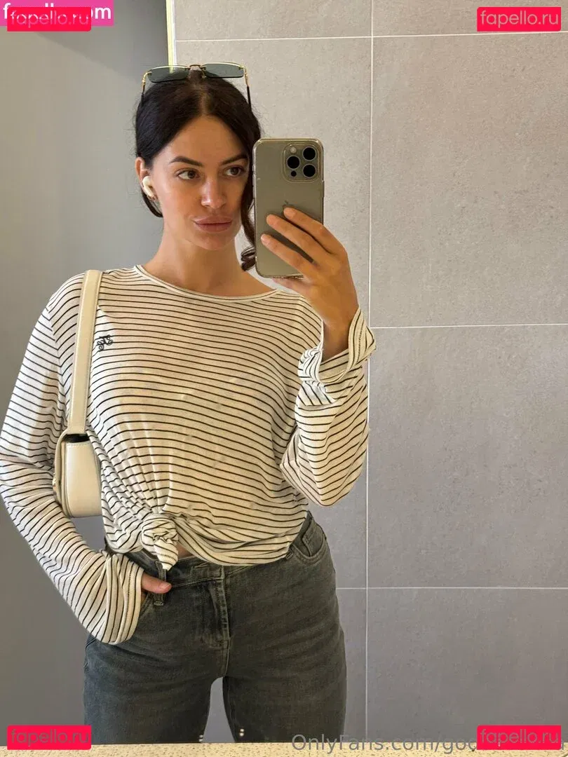 goddesskira Onlyfans Photo Gallery 