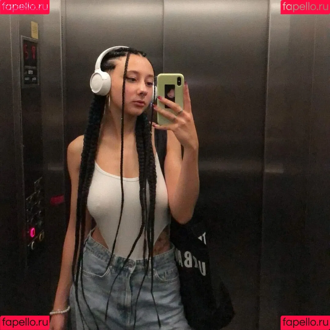 leliloo Onlyfans Photo Gallery 