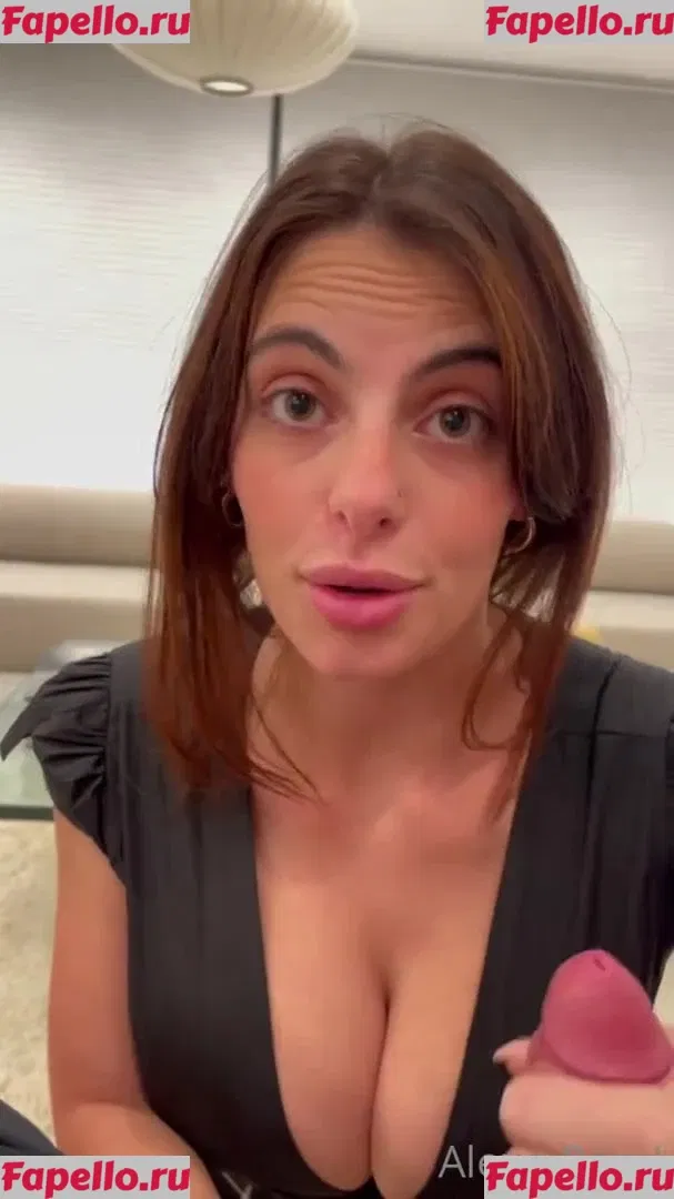Alexa Pearl Onlyfans Photo Gallery 