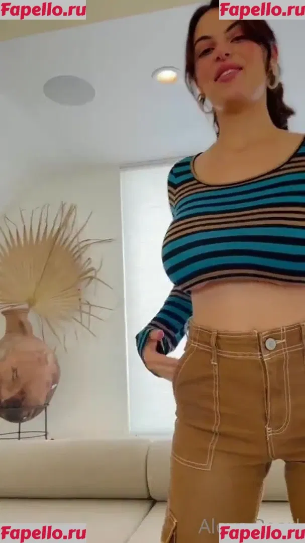 Alexa Pearl Onlyfans Photo Gallery 