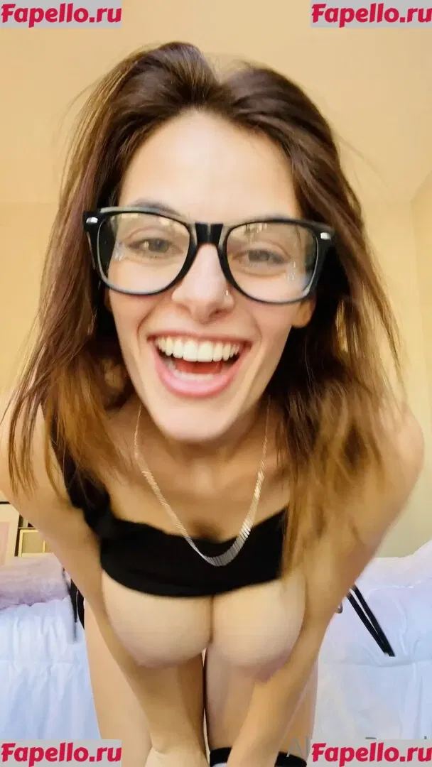 Alexa Pearl Onlyfans Photo Gallery 