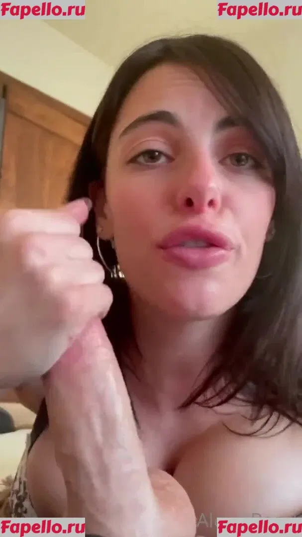 Alexa Pearl Onlyfans Photo Gallery 