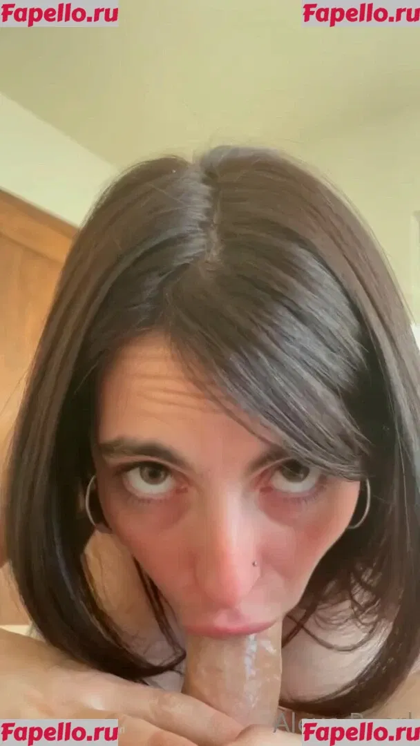 Alexa Pearl Onlyfans Photo Gallery 