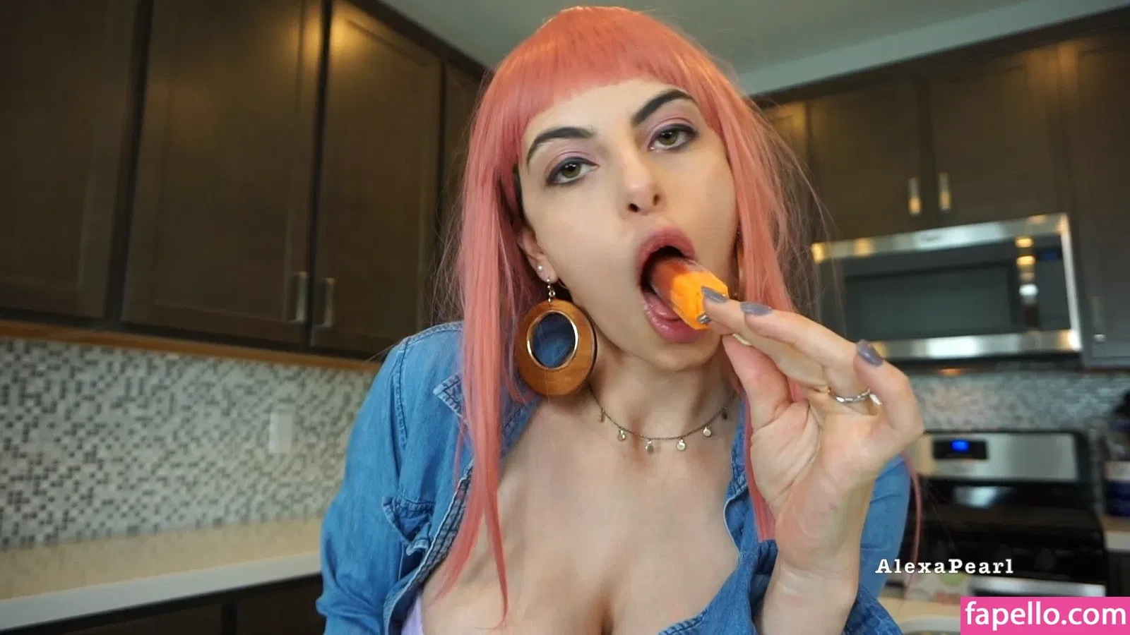 Alexa Pearl Onlyfans Photo Gallery 