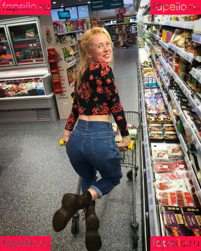 Amelia Eve Onlyfans Photo Gallery 