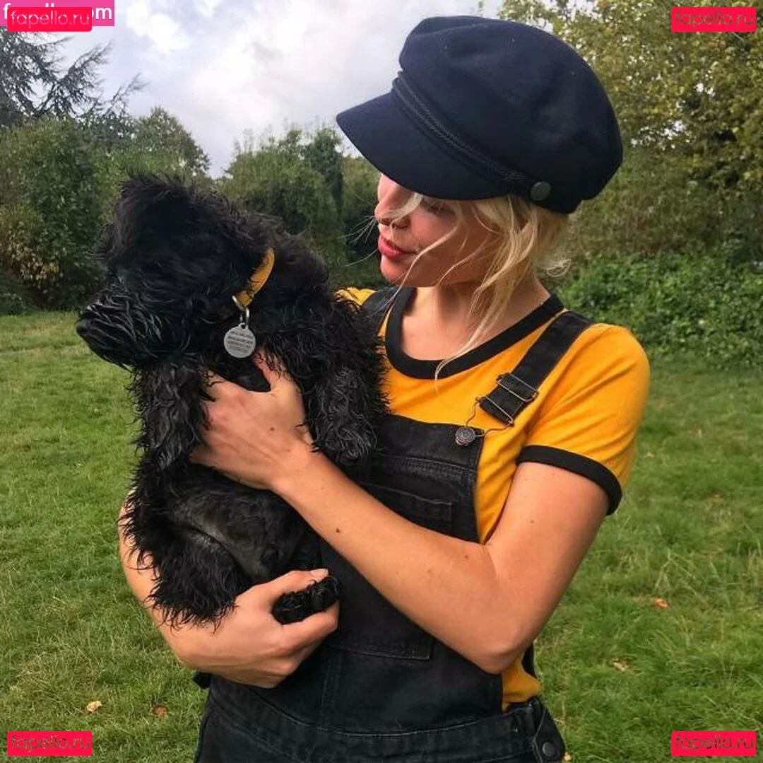 Amelia Eve Onlyfans Photo Gallery 