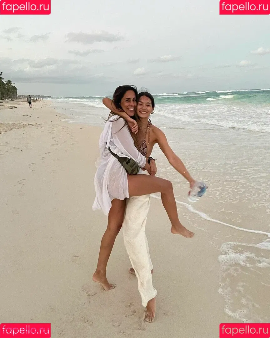 Anelia Moor Onlyfans Photo Gallery 