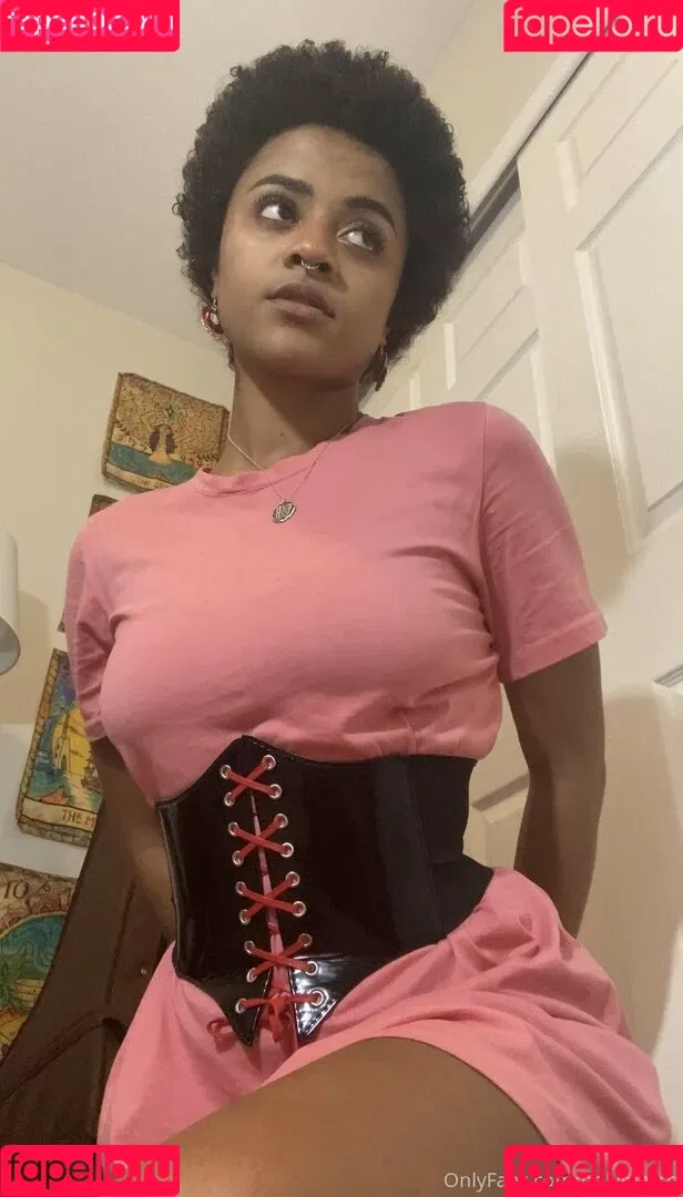 holymacre Onlyfans Photo Gallery 