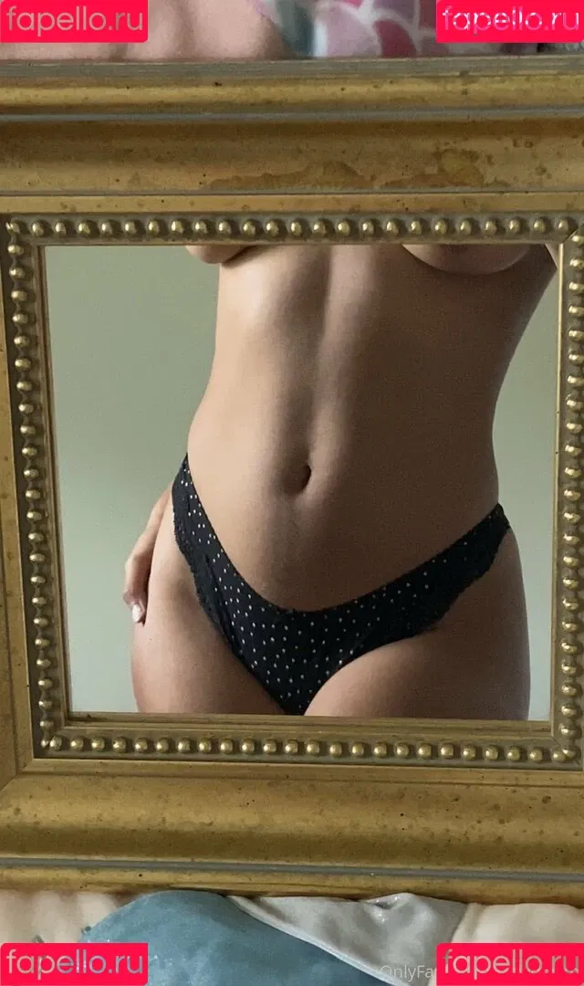 holymacre Onlyfans Photo Gallery 