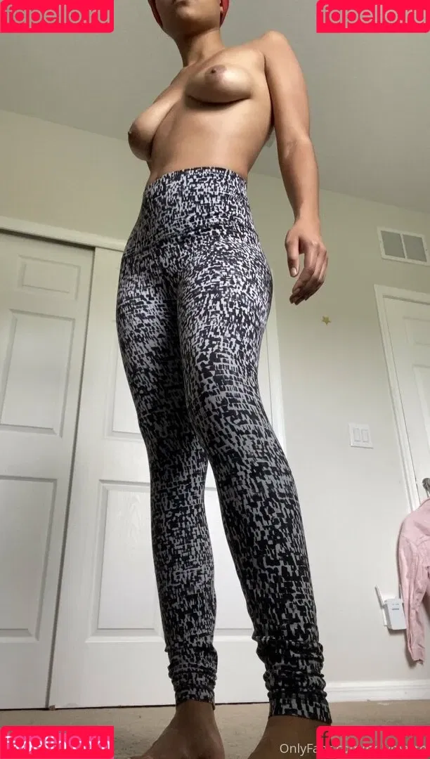 holymacre Onlyfans Photo Gallery 