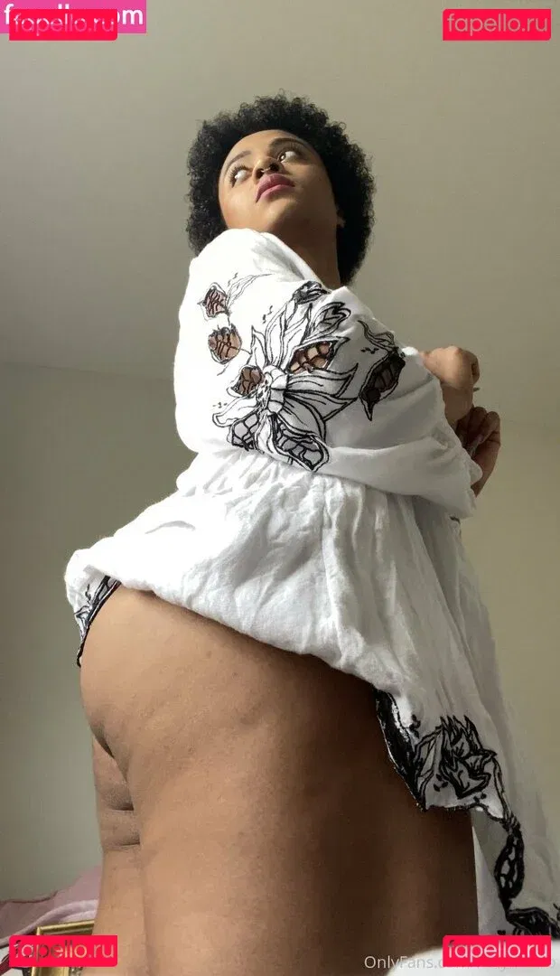 holymacre Onlyfans Photo Gallery 