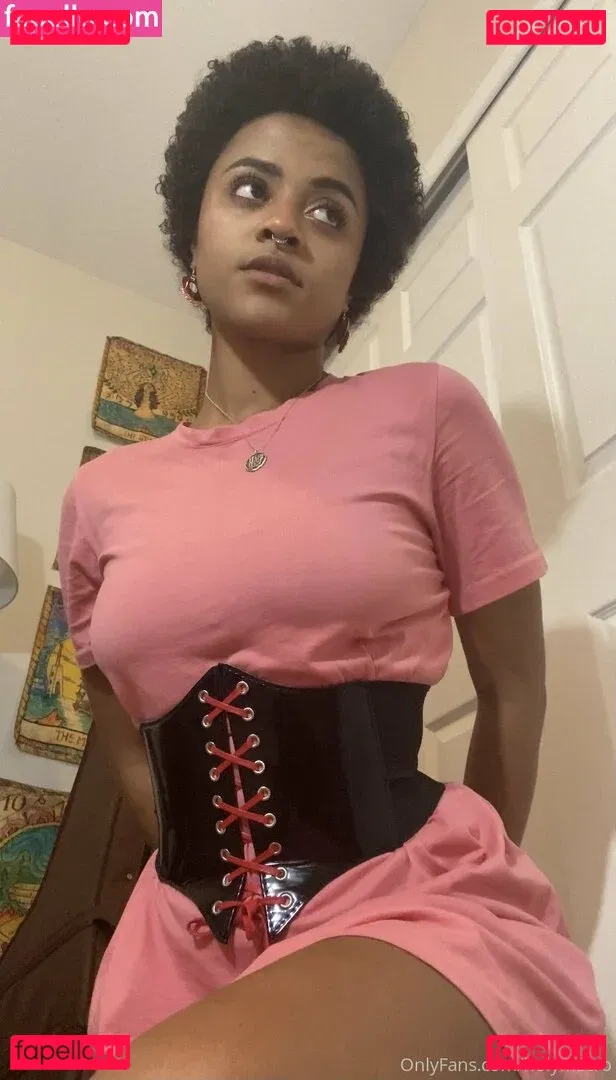 holymacre Onlyfans Photo Gallery 