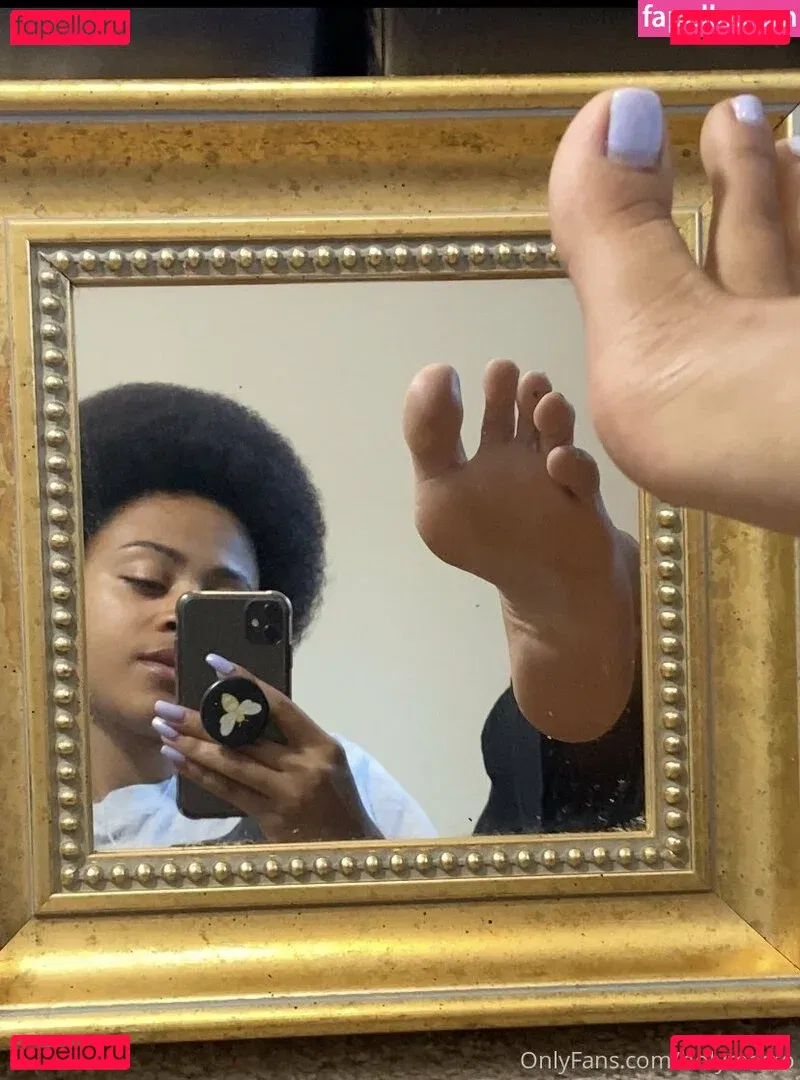 holymacre Onlyfans Photo Gallery 