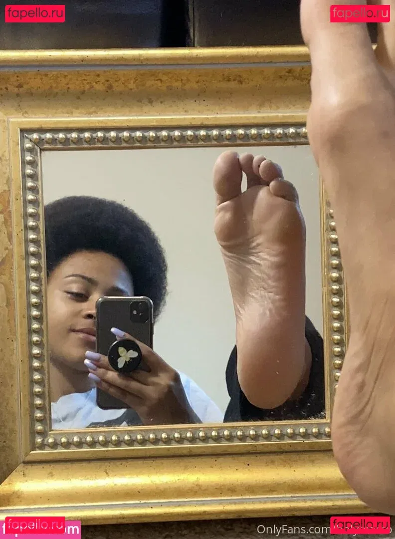 holymacre Onlyfans Photo Gallery 