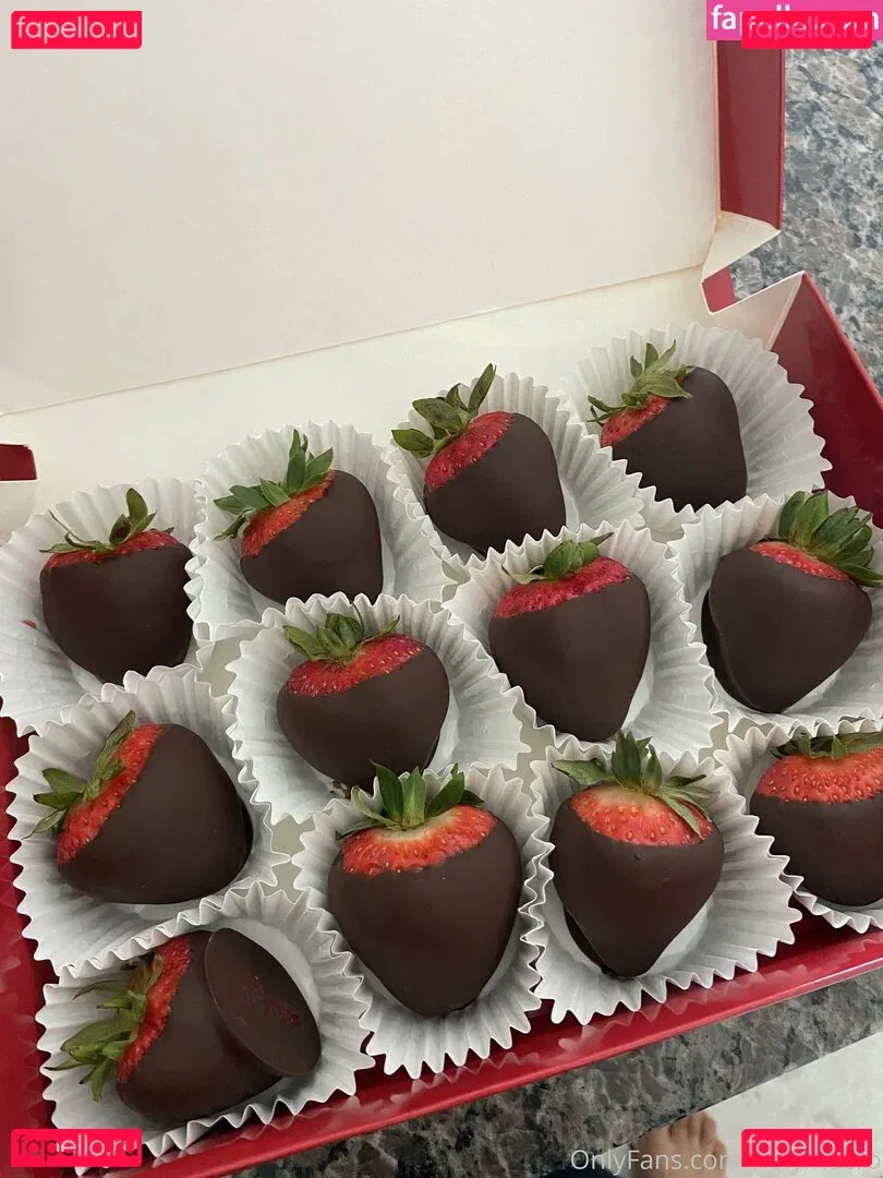 holymacre Onlyfans Photo Gallery 