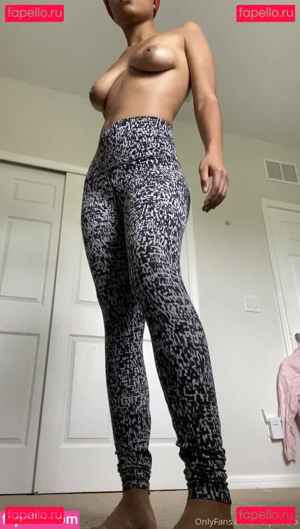 holymacre Onlyfans Photo Gallery 