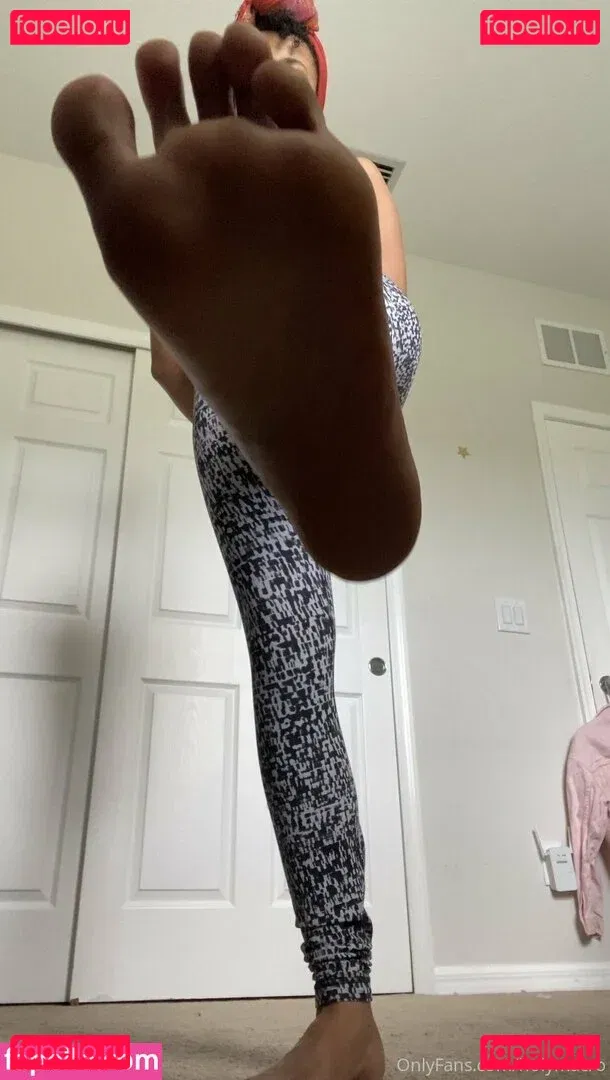 holymacre Onlyfans Photo Gallery 