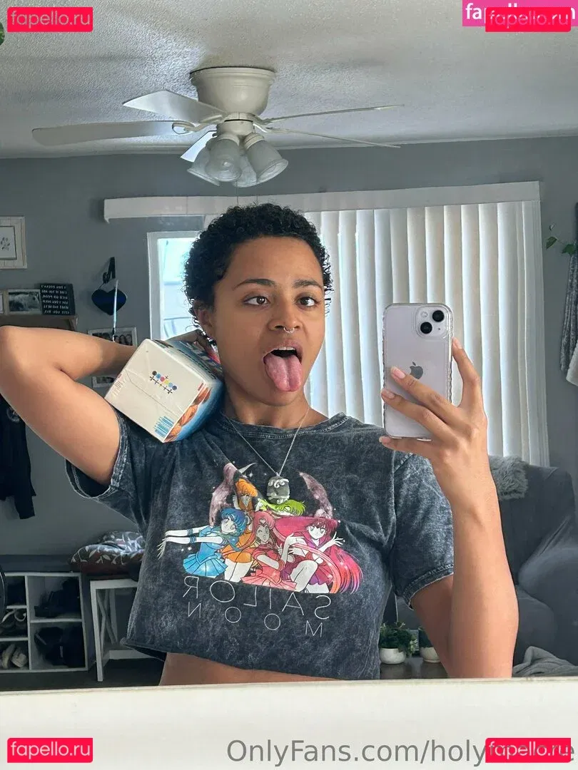 holymacre Onlyfans Photo Gallery 