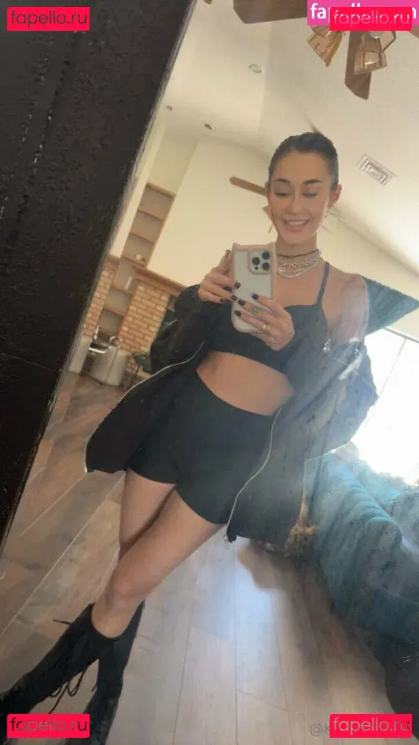 karleaxoxo Onlyfans Photo Gallery 