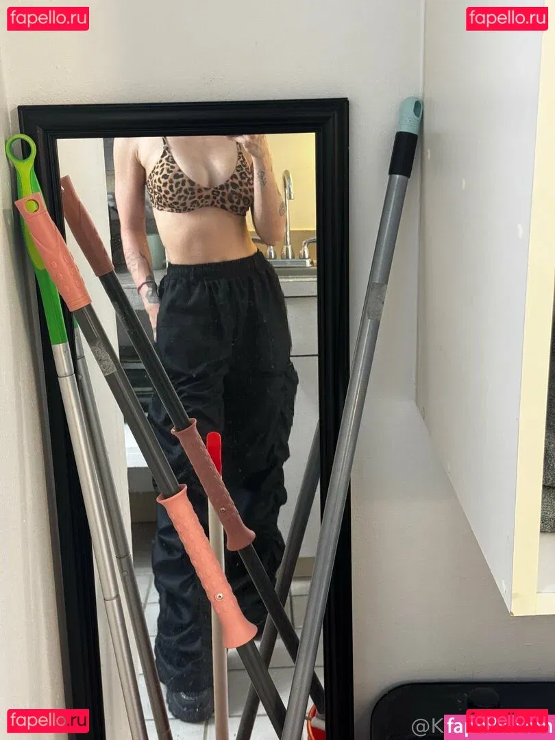 karleaxoxo Onlyfans Photo Gallery 