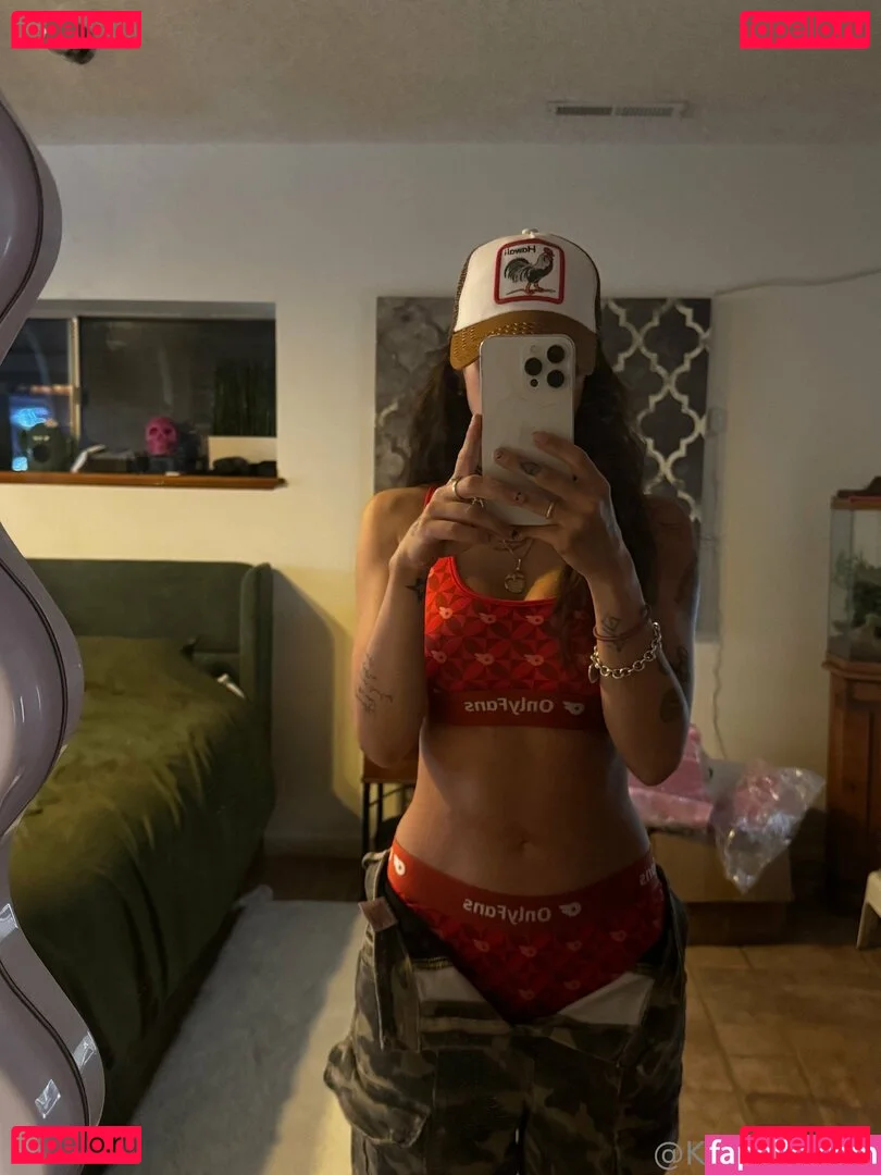 karleaxoxo Onlyfans Photo Gallery 